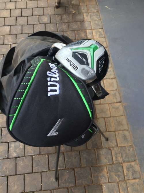 Wilson Golf Club Set with Bag