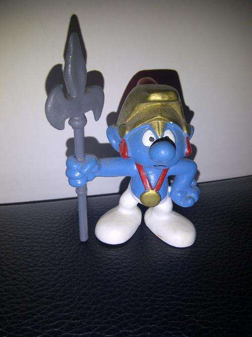 Knight Smurf #20109 MINT condition, Schleich Peyo