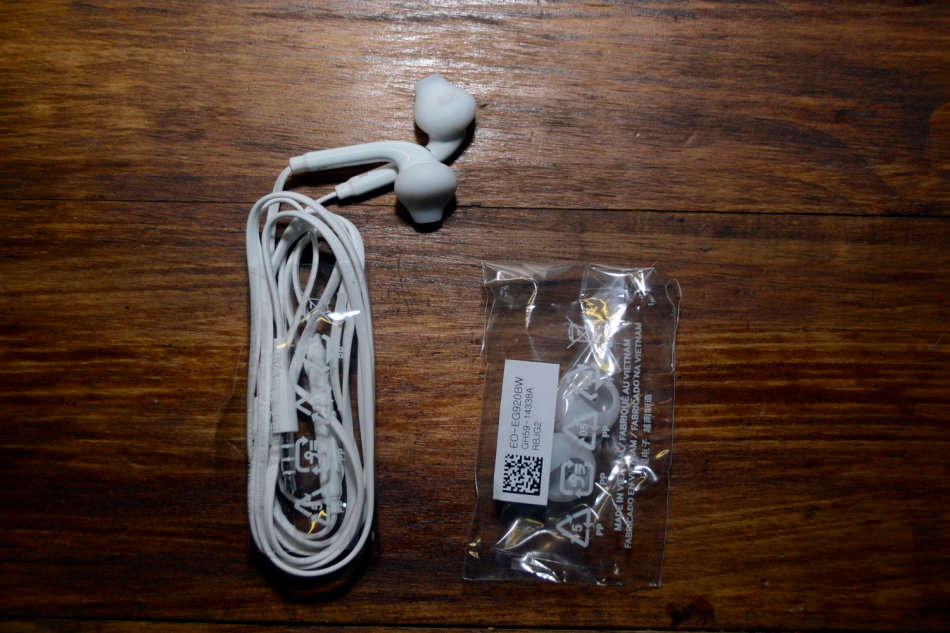 Samsung Galaxy S6 (Sapphire Black, 32GB)