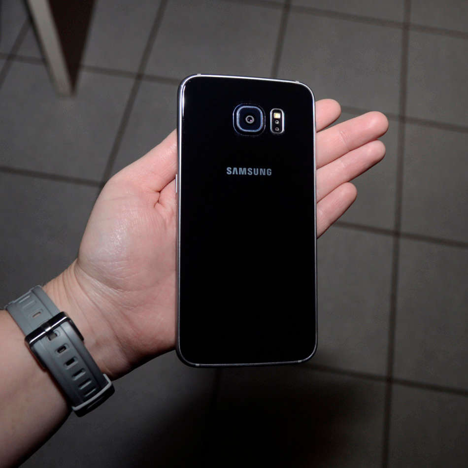 Samsung Galaxy S6 (Sapphire Black, 32GB)