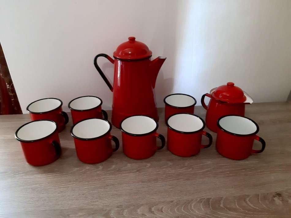 NEW! Red enamel Coffee/Tea Set *POLAND Enamelware* Cofee/Tea pot, Milk jug, sugar & 7 mugs
