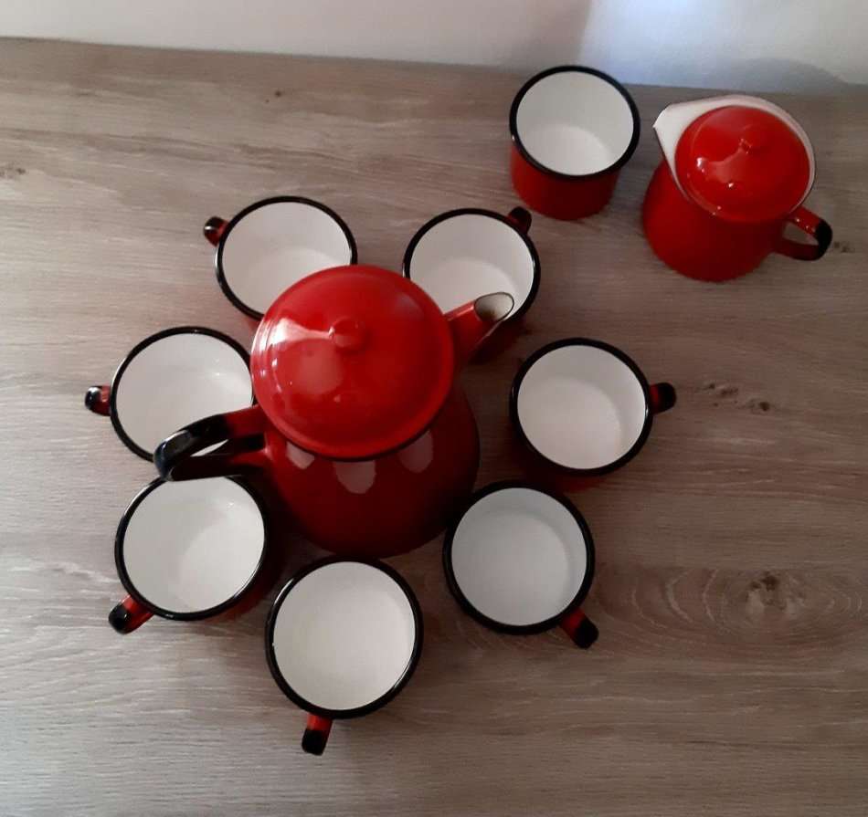 NEW! Red enamel Coffee/Tea Set *POLAND Enamelware* Cofee/Tea pot, Milk jug, sugar & 7 mugs