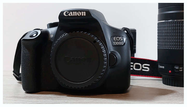 Canon EOS 1300D DSLR Camera with 18-55mm DC, 75-300mm, 8GB SD Card & Bag, AS NEW! Shuttercount 5620.