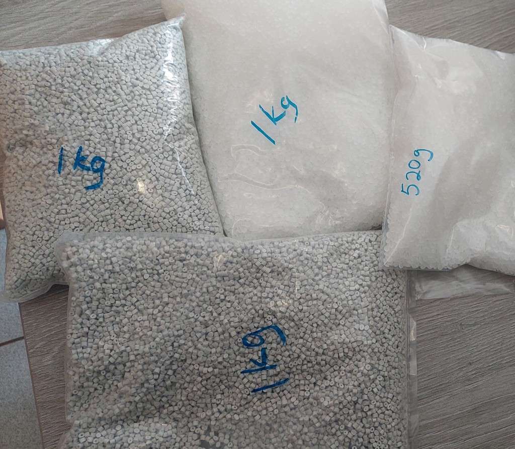 Mixed Plastic Pellets - 3,5kg