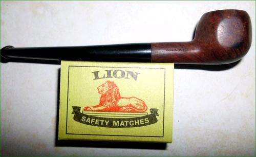 2 OLD ASHTRAYS WITH SMALL PIPE