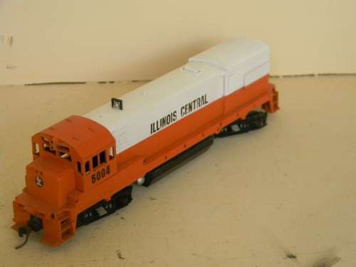 UNKNOWN ILLINOIS CENTRAL DUMMY LOCOMOTIVE