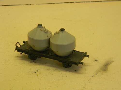 FLAT BED WITH MILT CANS