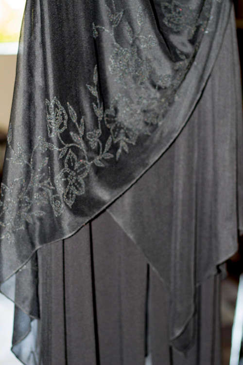 FORMAL Ladies Evening Wear - Looks new