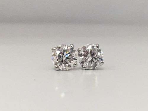 1.06 Ct Round Cut G SI Diamond Stud Earrings White Gold - Once of deal - Unbeatable Value!!!