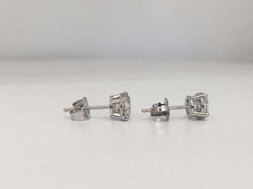 1.06 Ct Round Cut G SI Diamond Stud Earrings White Gold - Once of deal - Unbeatable Value!!!