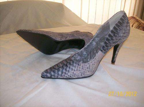 Shoes Nine west Size 6.Piton skin. Leather