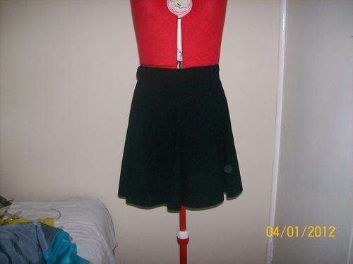 Black skirt Camdari Size M.Crepe.Six wedges.