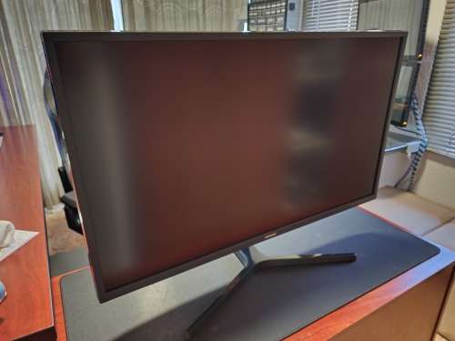 Samsung 32" 4k uhd 3840x2160