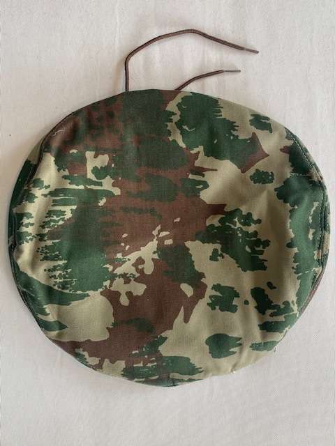 32 Battalion Pomfret Beret badge and bar All pins Original