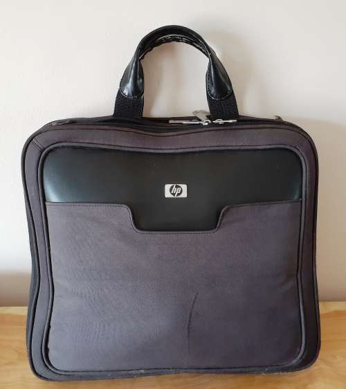 HP Laptop Intel(R) Core(TM)2 Duo CPU with Bag, Charger and Docking Station