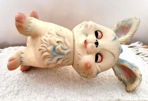 Collector`s Vintage 1961 Sleepy Eye Bunny by Edward Mobley Co.