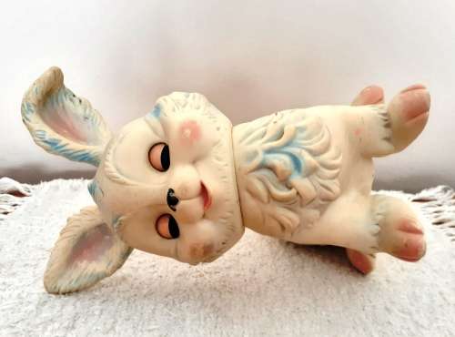 Collector`s Vintage 1961 Sleepy Eye Bunny by Edward Mobley Co.