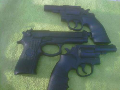 RUBBER TRAINING GUN Z88 OR REVOLVER TOP QUALITY, SAME SIZE AS REAL FIREARM