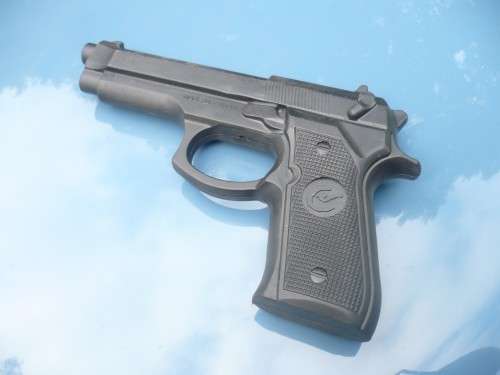 RUBBER TRAINING GUN Z88 OR REVOLVER TOP QUALITY, SAME SIZE AS REAL FIREARM