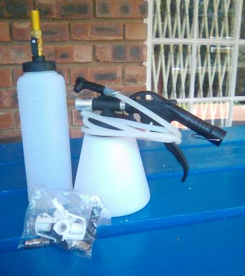 MAC AFRIC Pneumatic Brake Bleeder