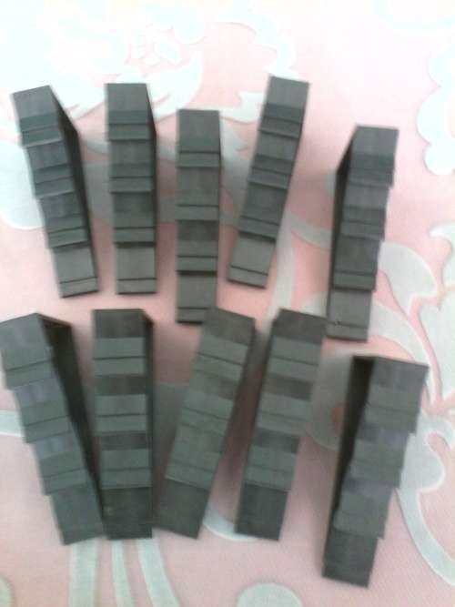 Scalextric Track Supports x 10 in very good condition