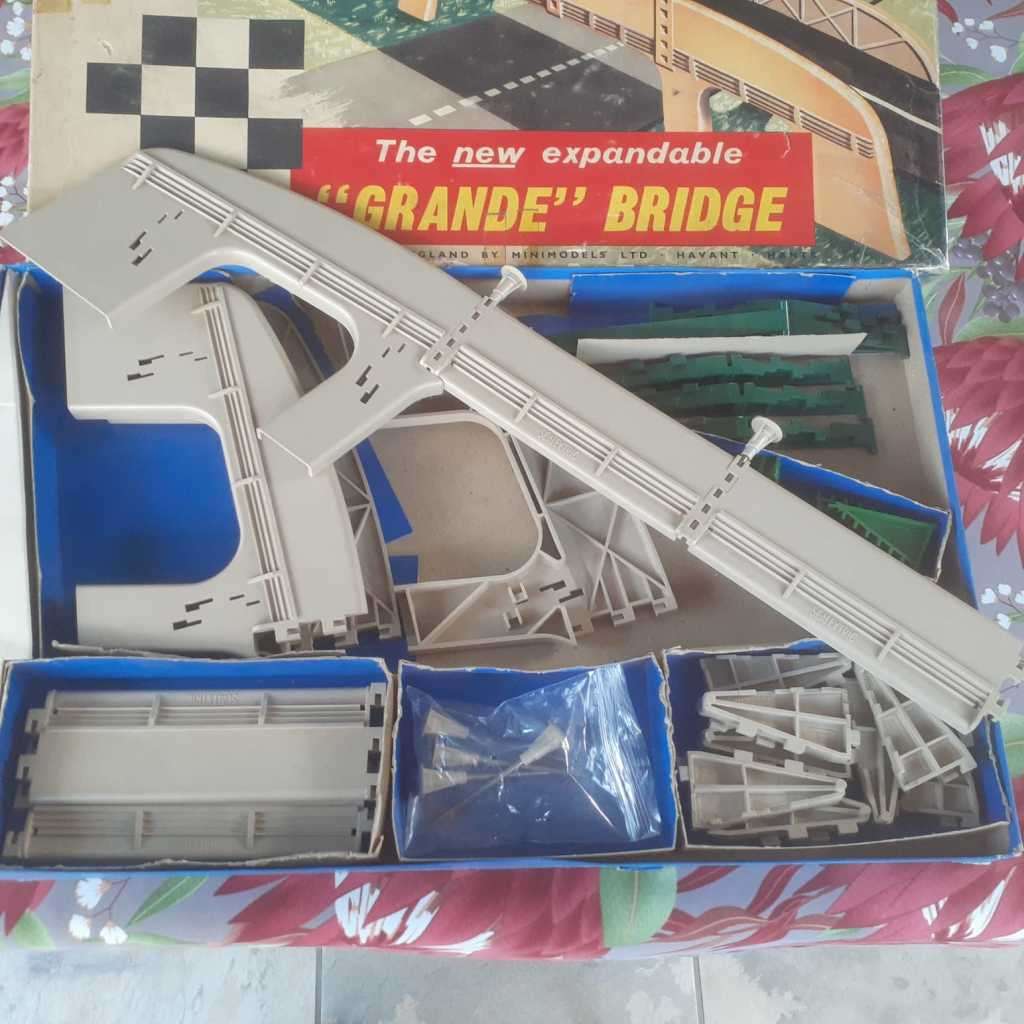 Scalextric Tri-ang A229 Grande Bridge Boxed