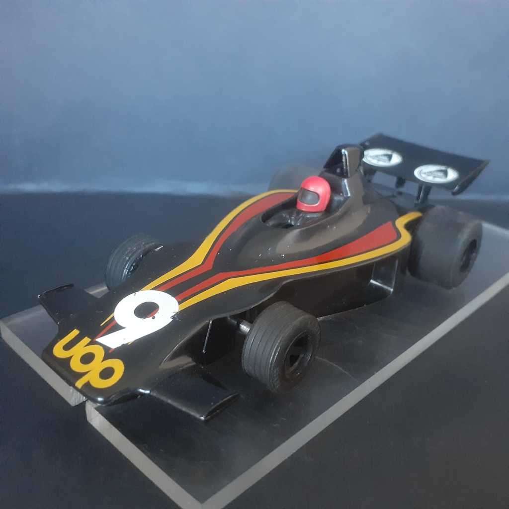 YEAR END STOCK CLEARANCE SALE - Scalextric C105 UOP Shadow Formula 1