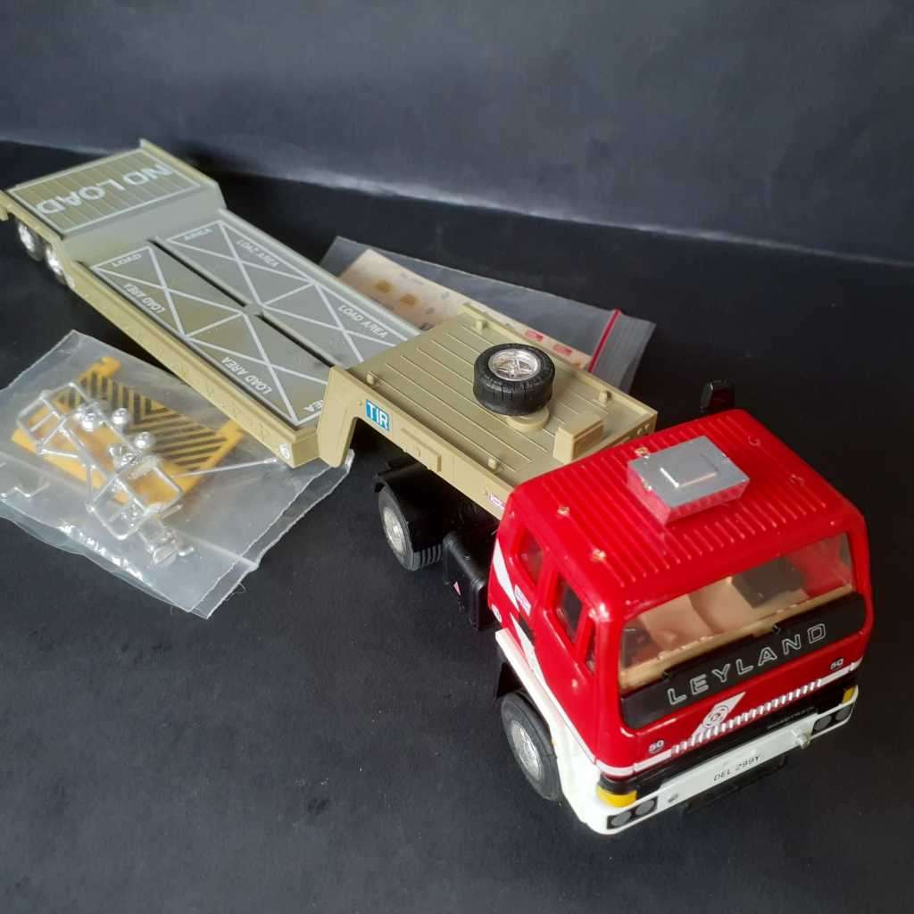 Scalextric C302 Juggernaut Lowloader Boxed