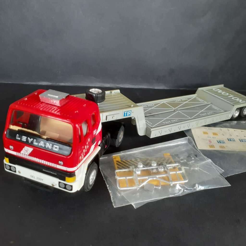 Scalextric C302 Juggernaut Lowloader Boxed