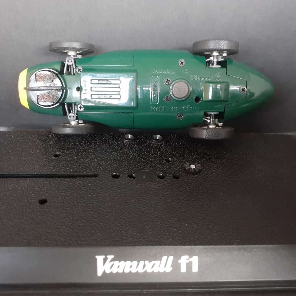 Scalextric C2552 Vanwall F1 #10 Boxed