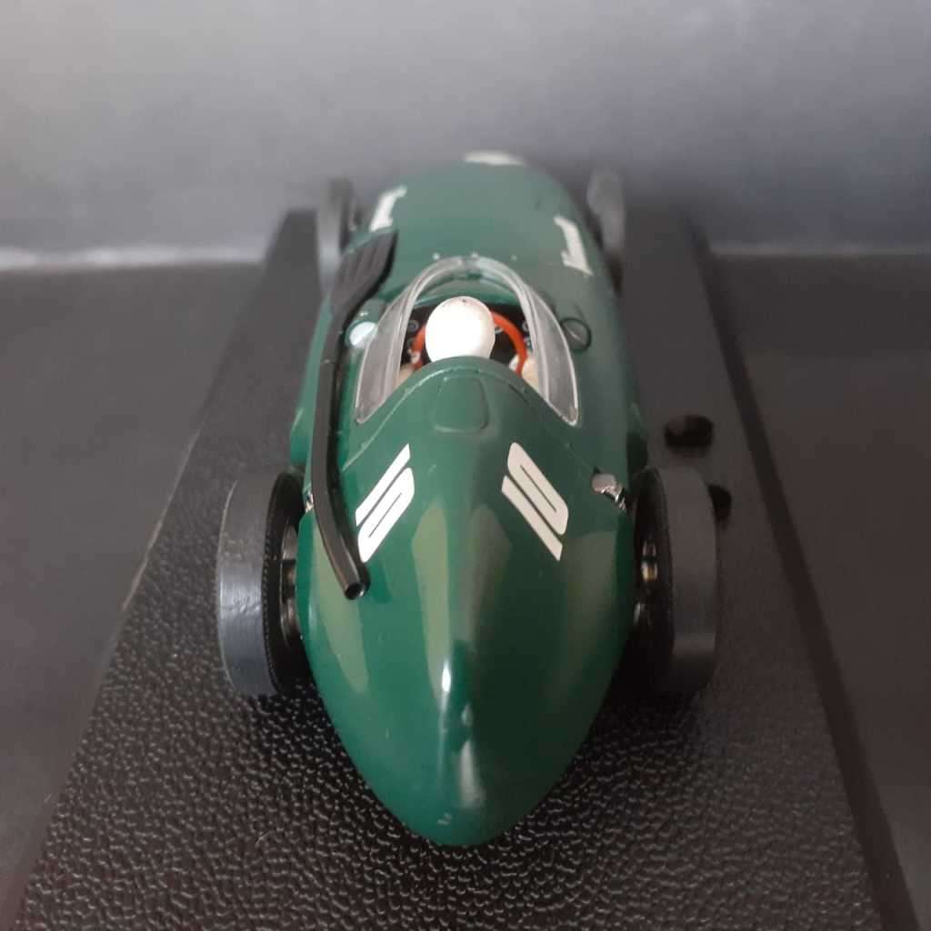 Scalextric C2552 Vanwall F1 #10 Boxed