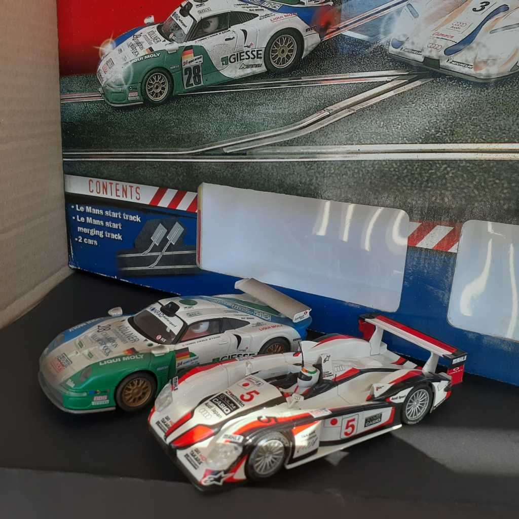 SCX 69050 Le Mans Start Set with 2 Cars Boxed