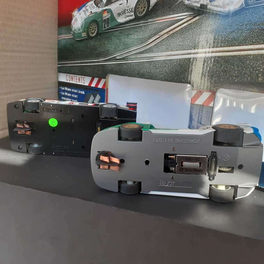 SCX 69050 Le Mans Start Set with 2 Cars Boxed