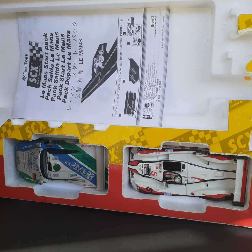 SCX 69050 Le Mans Start Set with 2 Cars Boxed