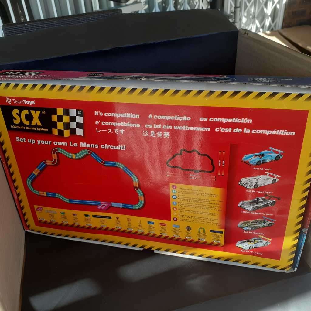 SCX 69050 Le Mans Start Set with 2 Cars Boxed