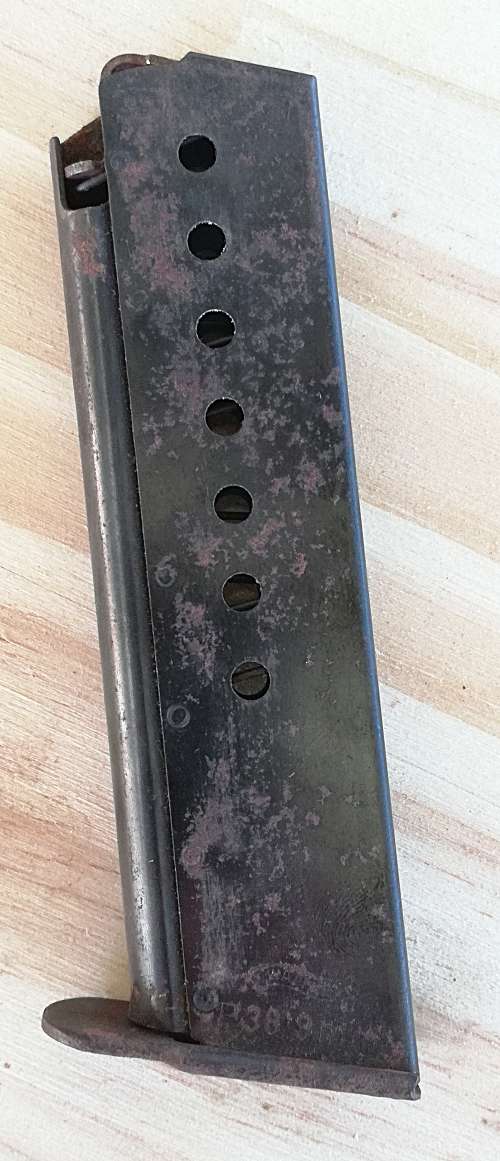 Original Walther P38 - 9mm 8 Round Magazine.