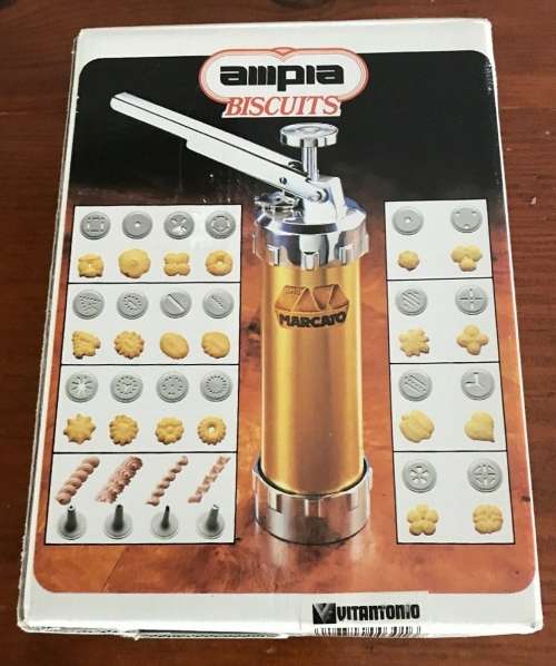 Vintage,Never used. Marcato Ampia Biscuits Maker Cookie Press 20 Discs 4 Tips Excellent Condition.
