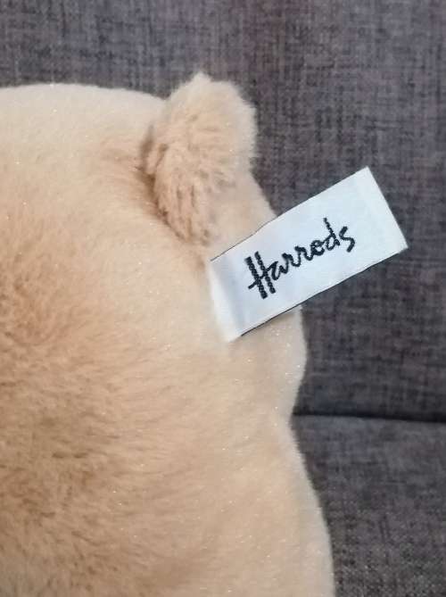 Top Quality Teddy Bear from the Harrod`s England Collection. 26cm Tall