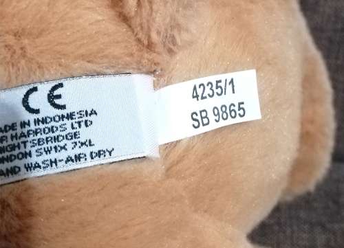 Top Quality Teddy Bear from the Harrod`s England Collection. 26cm Tall