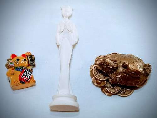 Vintage Oriental Resin Items as per Pictures