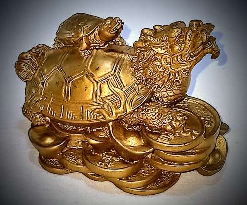 Vintage Oriental Resin Items as per Pictures