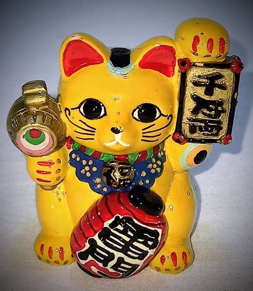 Vintage Oriental Resin Items as per Pictures