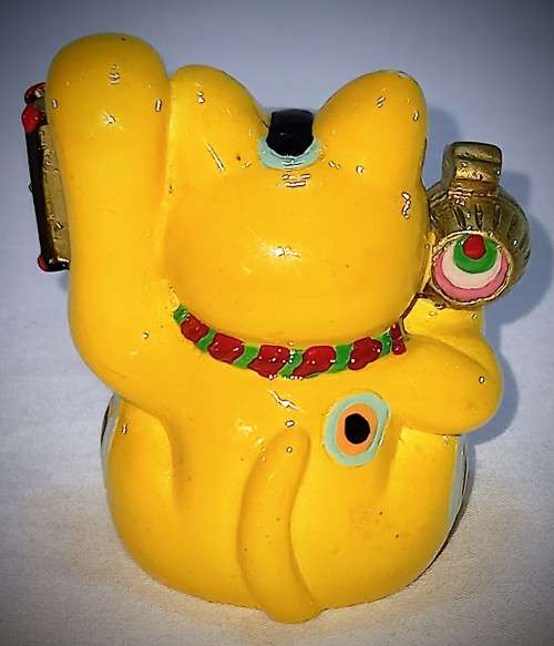 Vintage Oriental Resin Items as per Pictures