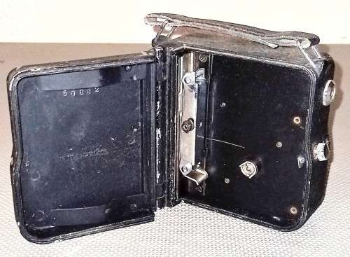 Vintage Pathescope `H` Movie Camera in Black. Made in London. Working condition