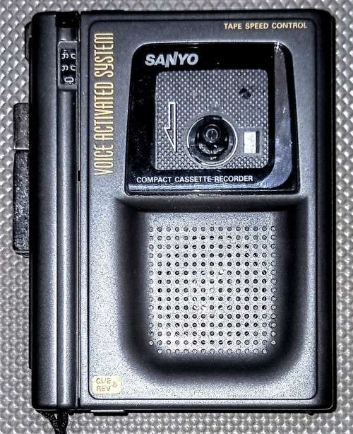 Vintage Sanyo M - 1140 Compact Cassette Recorder in working condition
