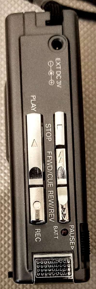 Vintage Sanyo M - 1140 Compact Cassette Recorder in working condition