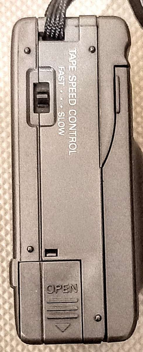 Vintage Sanyo M - 1140 Compact Cassette Recorder in working condition