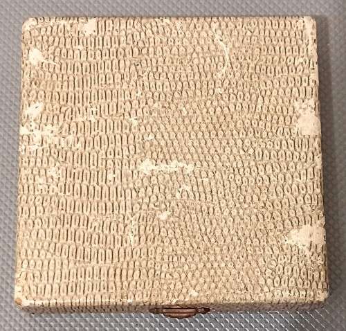 Vintage Chess Boardgame in Wooden Case. 13cm x 13cm x 3cm