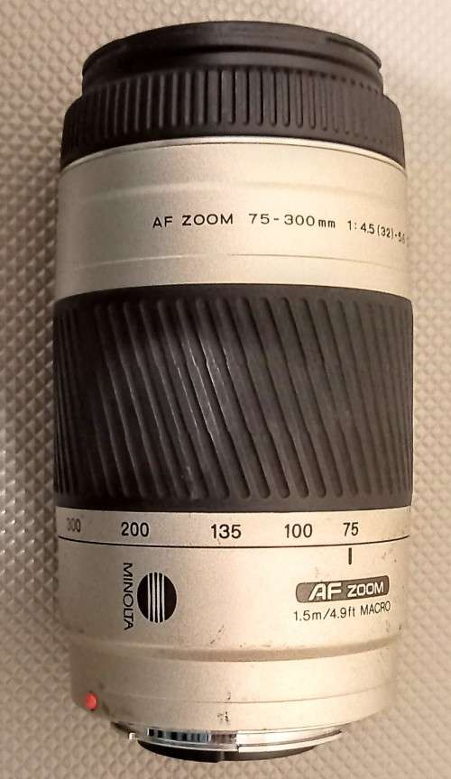 Minolta AF Zoom 75 - 300mm Lens. Working condition