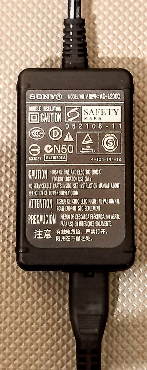 Sony DCR-DVD 650E Hybrid Handycam. Good working condition